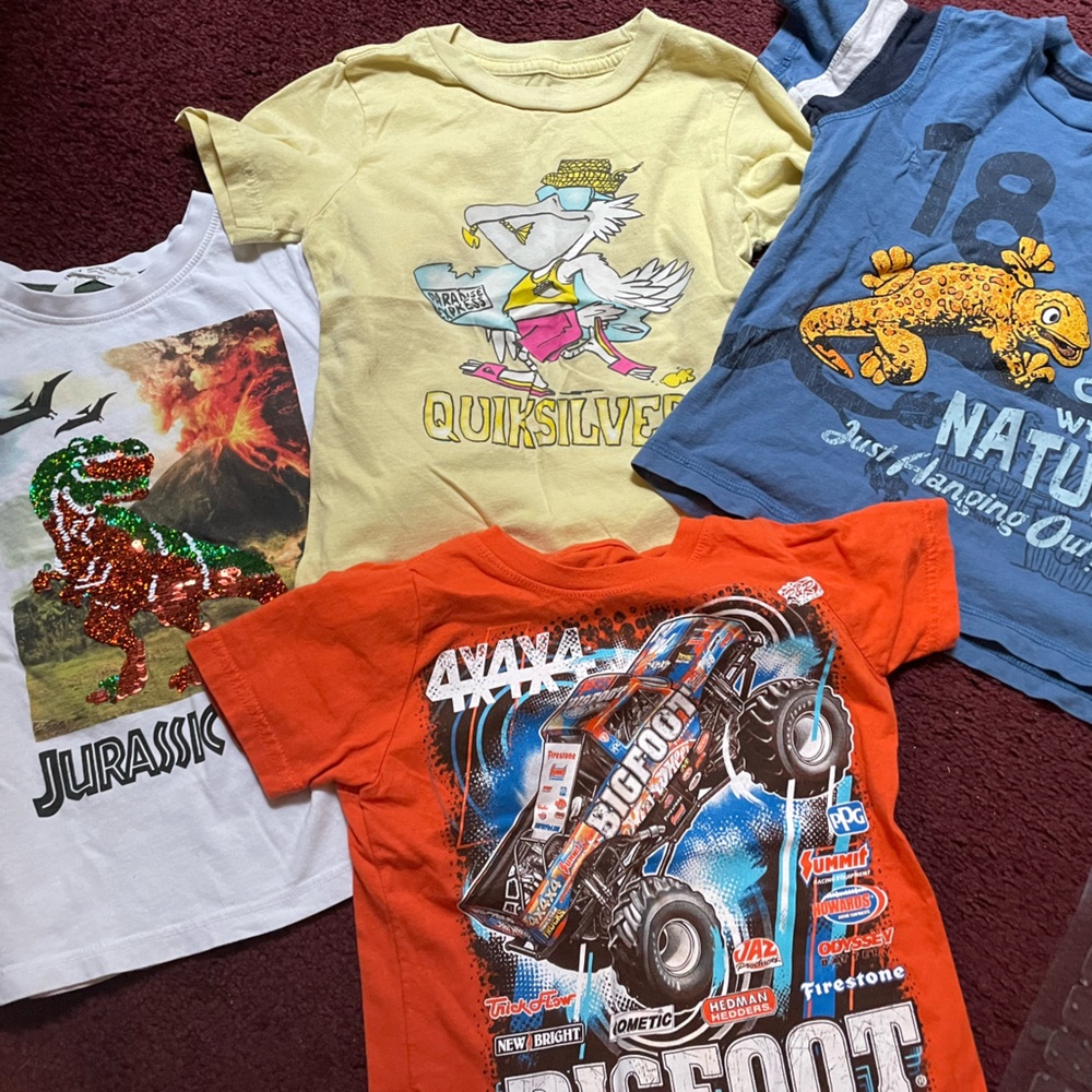 4/5 T shirts bundle